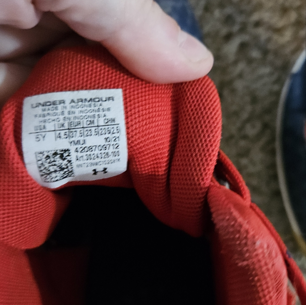 5y under armour baseball cleats
